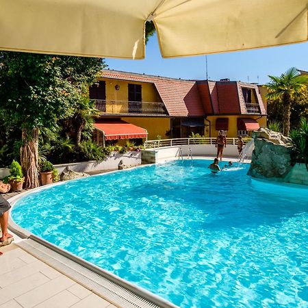 Hotel Bristol Bellaria-Igea Marina Buitenkant foto