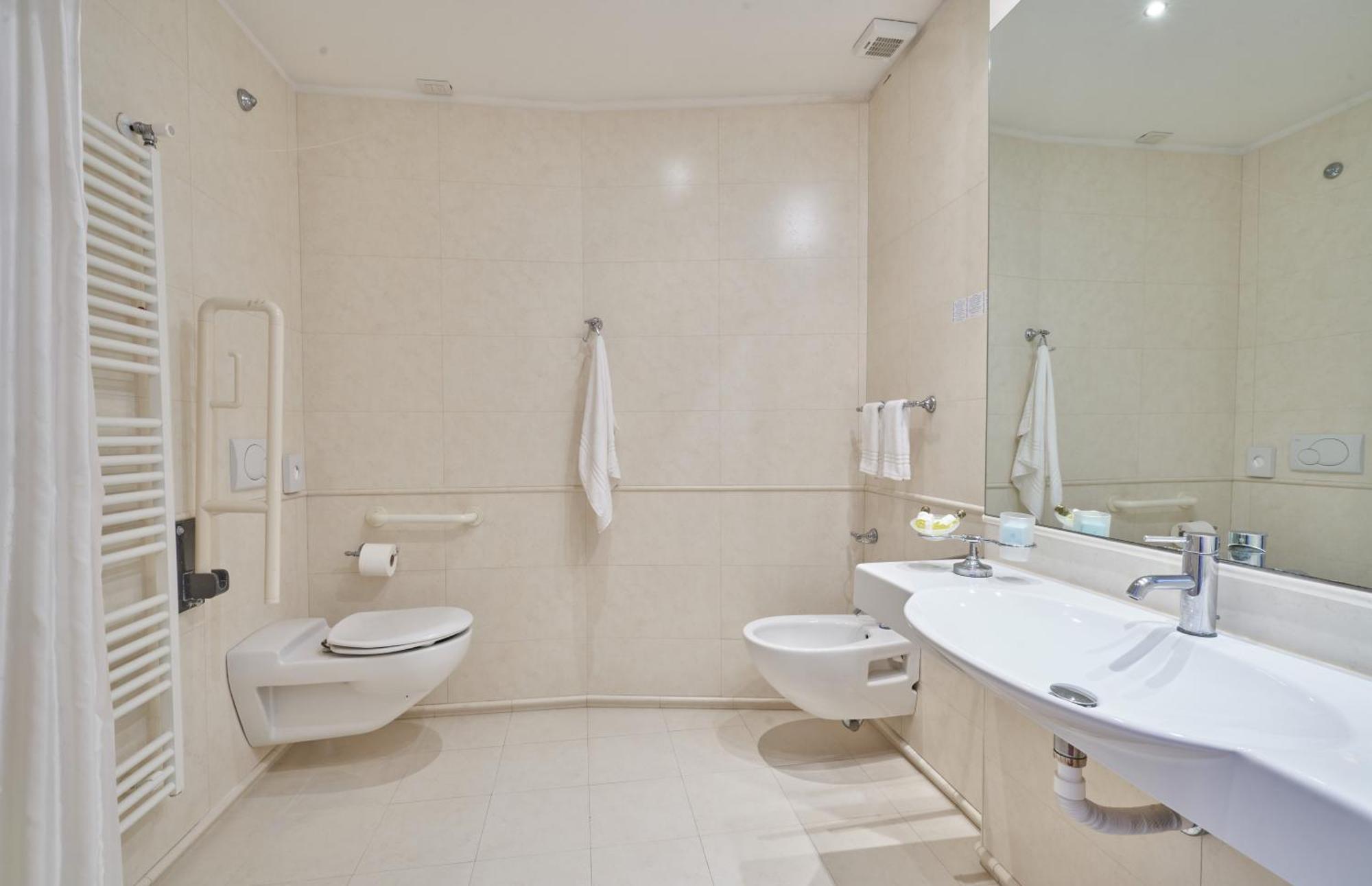 Hotel Bristol Bellaria-Igea Marina Buitenkant foto