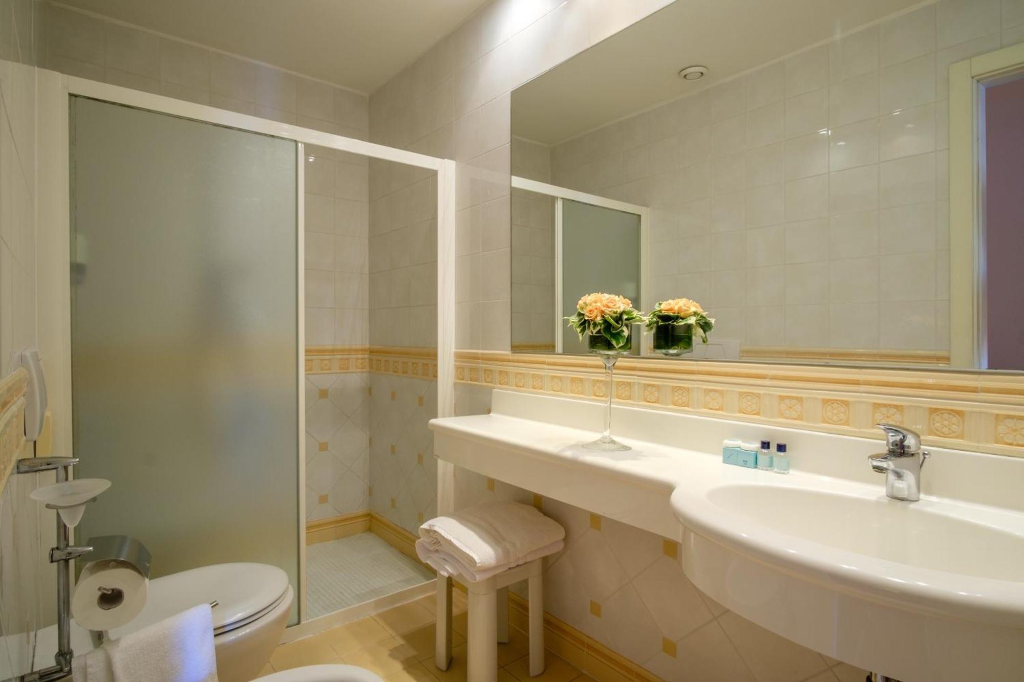 Hotel Bristol Bellaria-Igea Marina Buitenkant foto