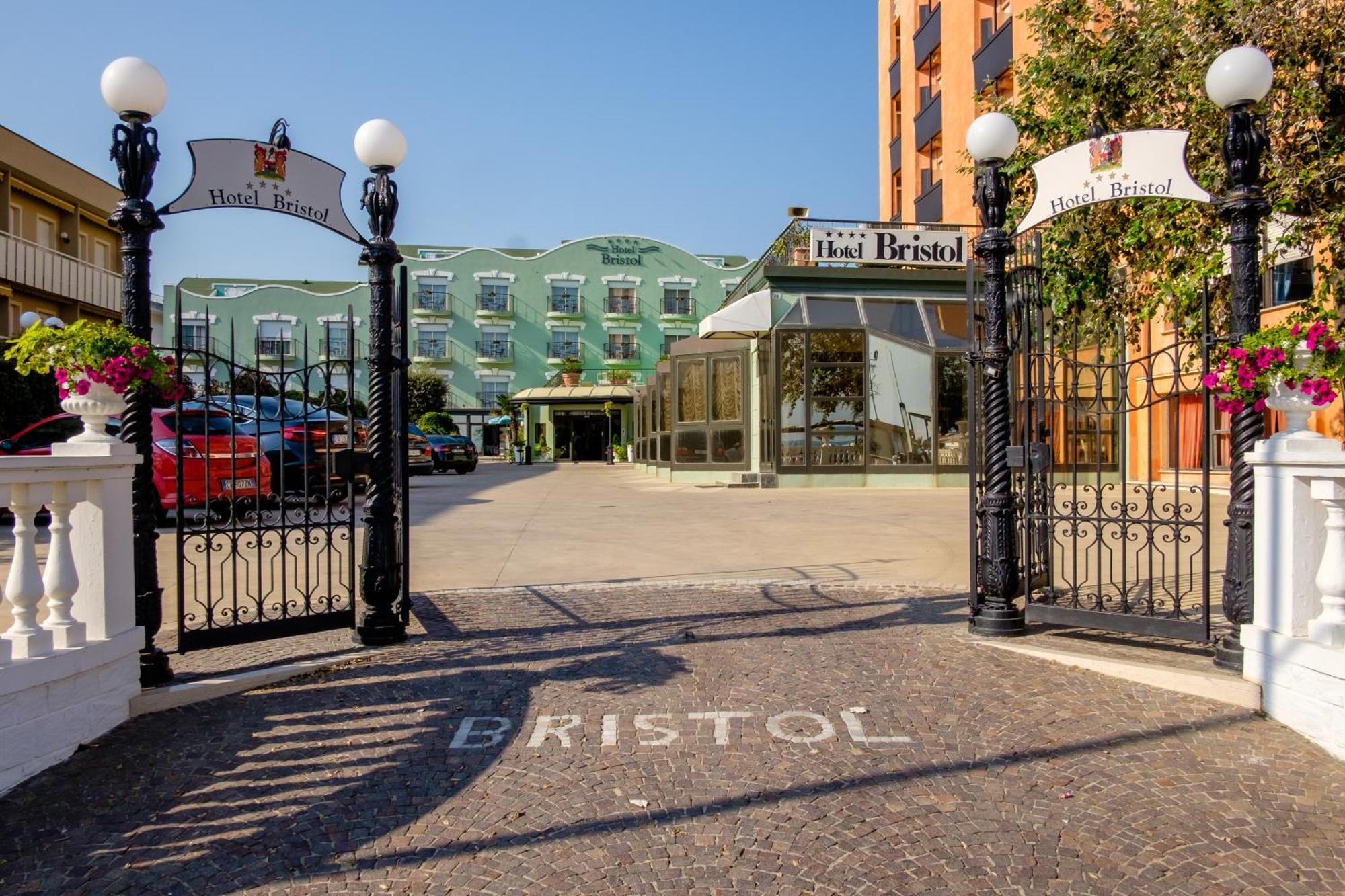 Hotel Bristol Bellaria-Igea Marina Buitenkant foto